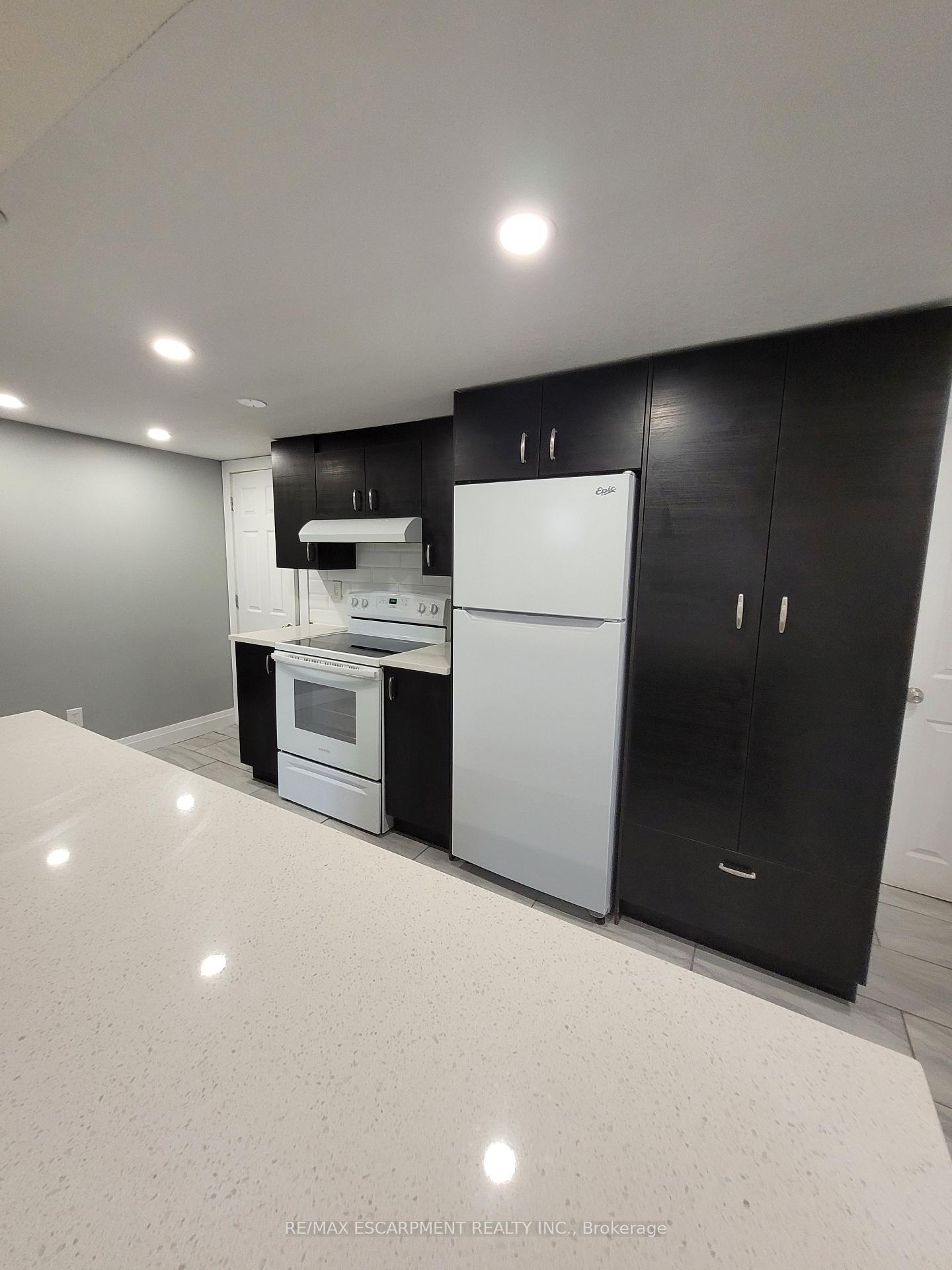 Photo 4 of Unit Lower, 76 Glenview Avenue, Cambridge, Christopher-Champlain — HOMEH