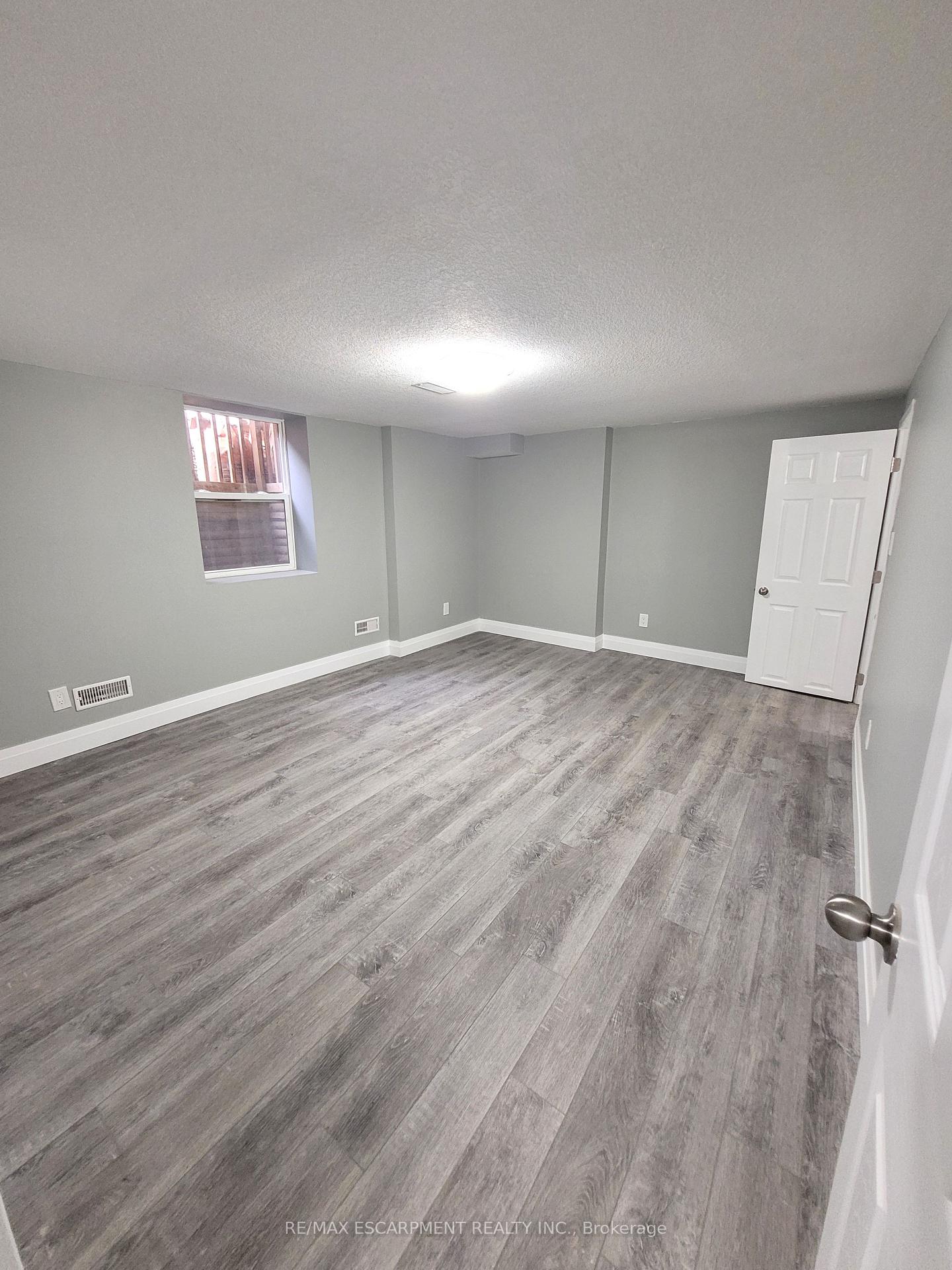 Photo 6 of Unit Lower, 76 Glenview Avenue, Cambridge, Christopher-Champlain — HOMEH