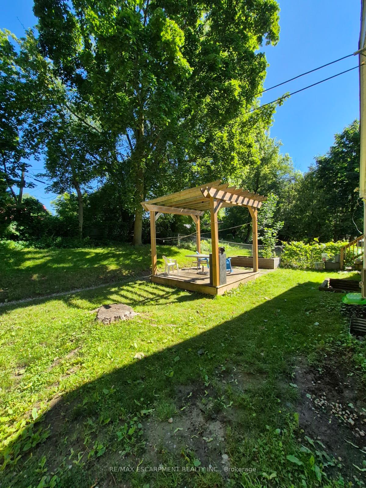 Photo 10 of Unit Lower, 76 Glenview Avenue, Cambridge, Christopher-Champlain — HOMEH