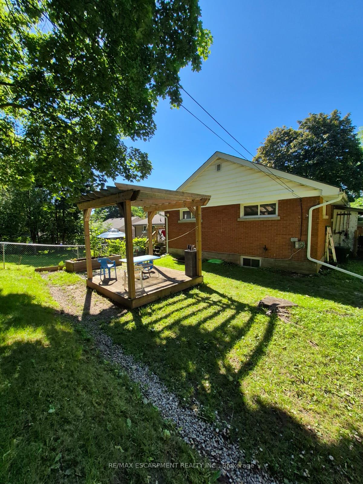 Photo 12 of Unit Lower, 76 Glenview Avenue, Cambridge, Christopher-Champlain — HOMEH