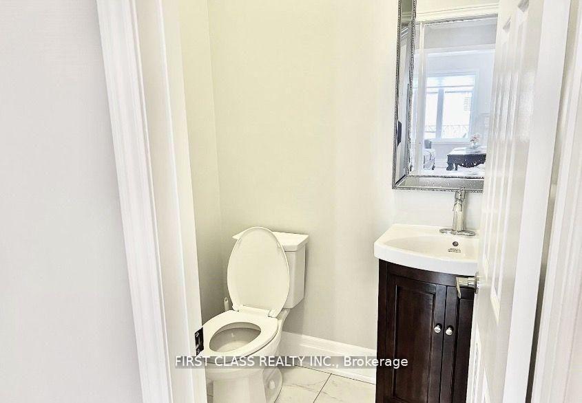 Photo 4 of Unit UPPER FLOOR, 9 Wiley Avenue, Richmond Hill, Westbrook — HOMEH