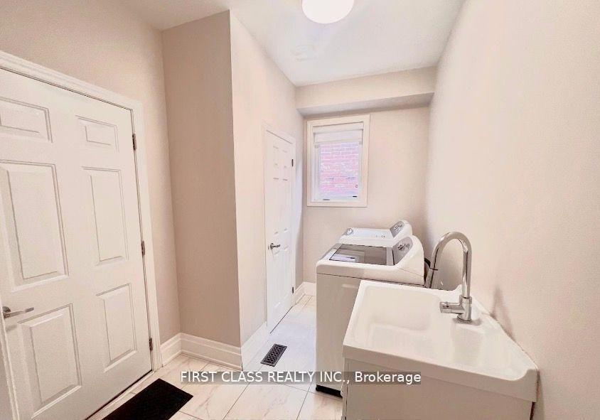 Photo 10 of Unit UPPER FLOOR, 9 Wiley Avenue, Richmond Hill, Westbrook — HOMEH