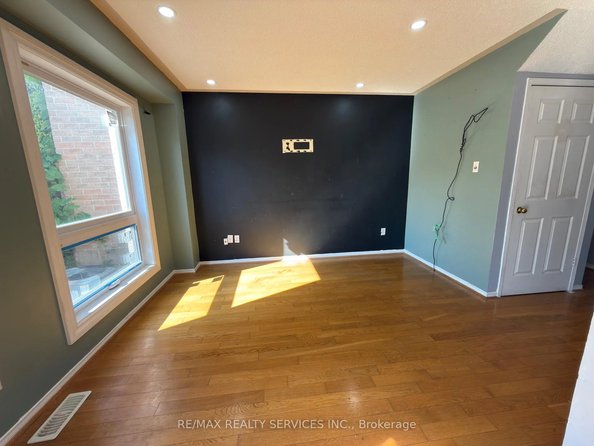 Photo 17 of 13 Wickstead Court, Brampton, Sandringham-Wellington — HOMEH