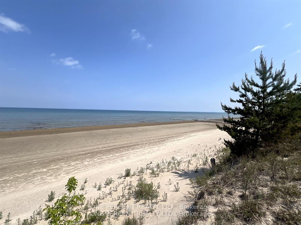 Photo 7 of 1554 Shore Lane, Wasaga Beach — HOMEH