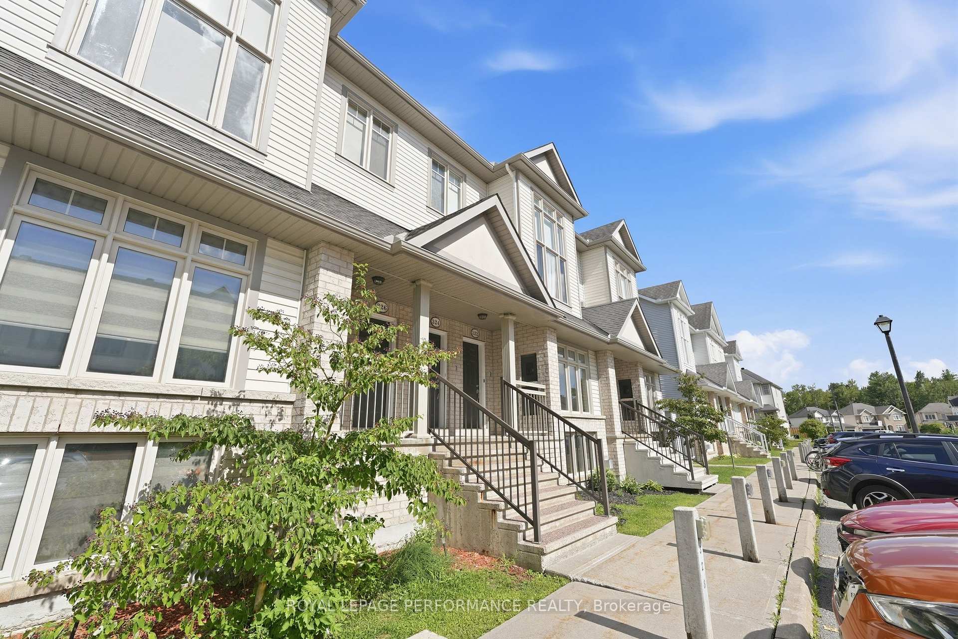 Photo 1 of 322 Galston Private, Ottawa, Mer Bleue/Bradley Estates/Anderson Park — HOMEH