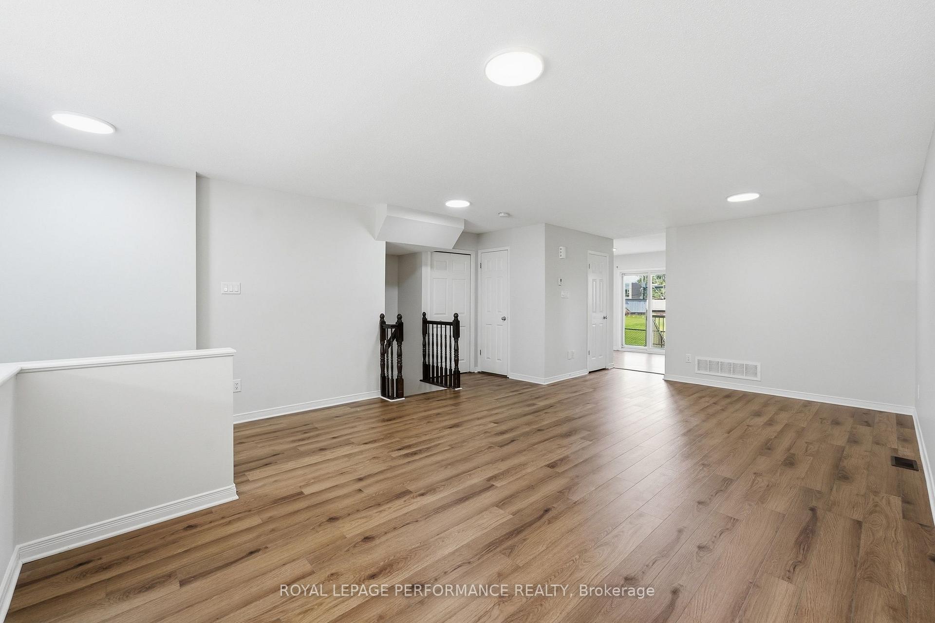 Photo 4 of 322 Galston Private, Ottawa, Mer Bleue/Bradley Estates/Anderson Park — HOMEH