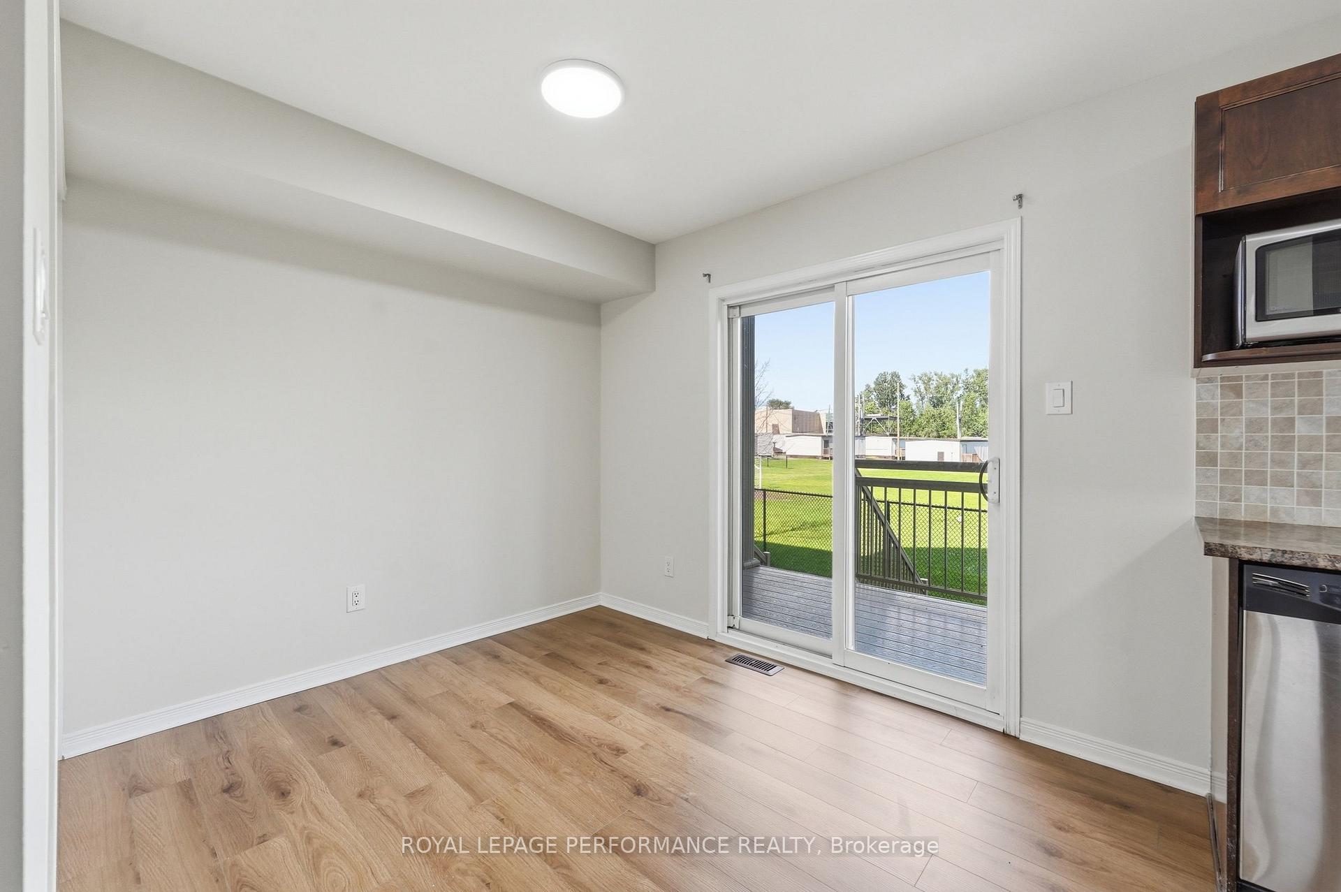 Photo 7 of 322 Galston Private, Ottawa, Mer Bleue/Bradley Estates/Anderson Park — HOMEH