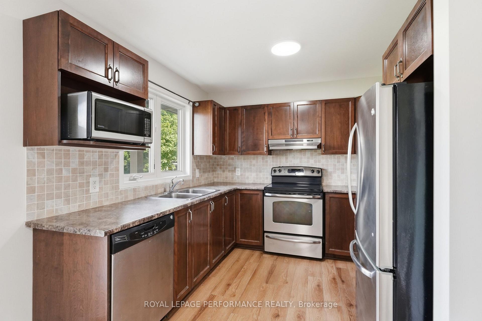 Photo 9 of 322 Galston Private, Ottawa, Mer Bleue/Bradley Estates/Anderson Park — HOMEH