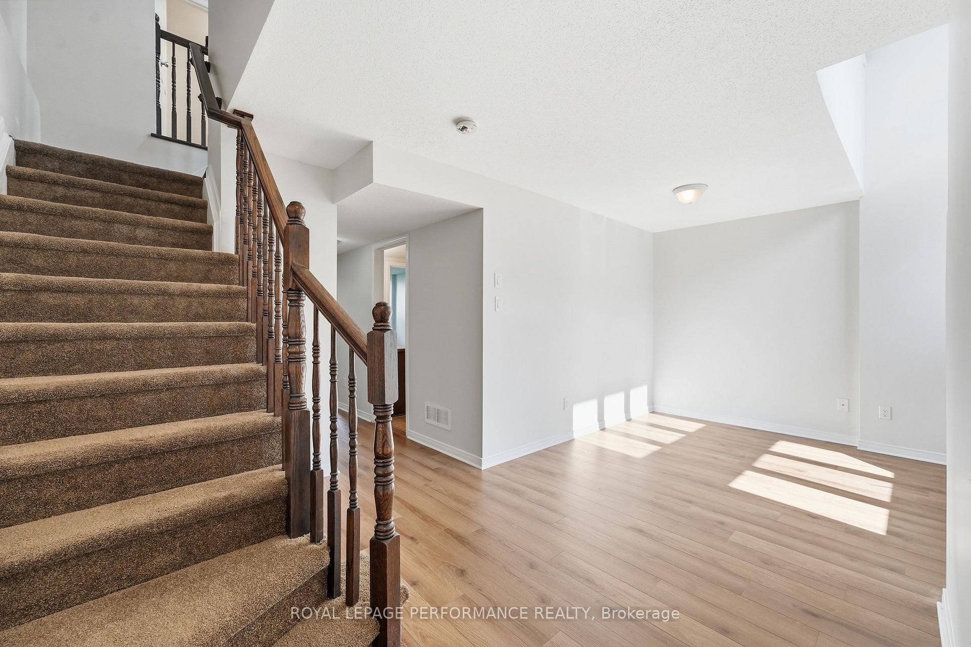 Photo 13 of 322 Galston Private, Ottawa, Mer Bleue/Bradley Estates/Anderson Park — HOMEH