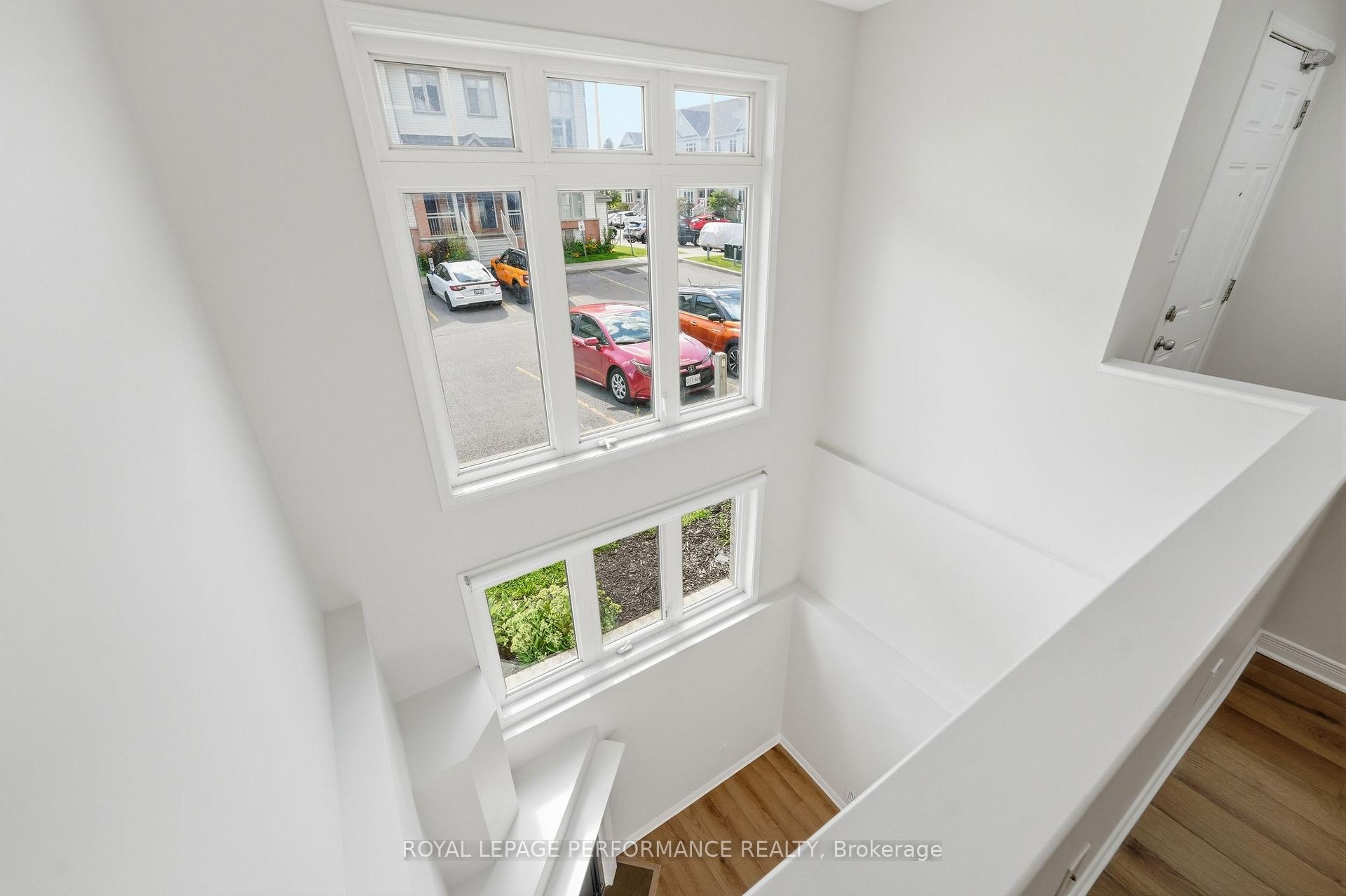 Photo 17 of 322 Galston Private, Ottawa, Mer Bleue/Bradley Estates/Anderson Park — HOMEH