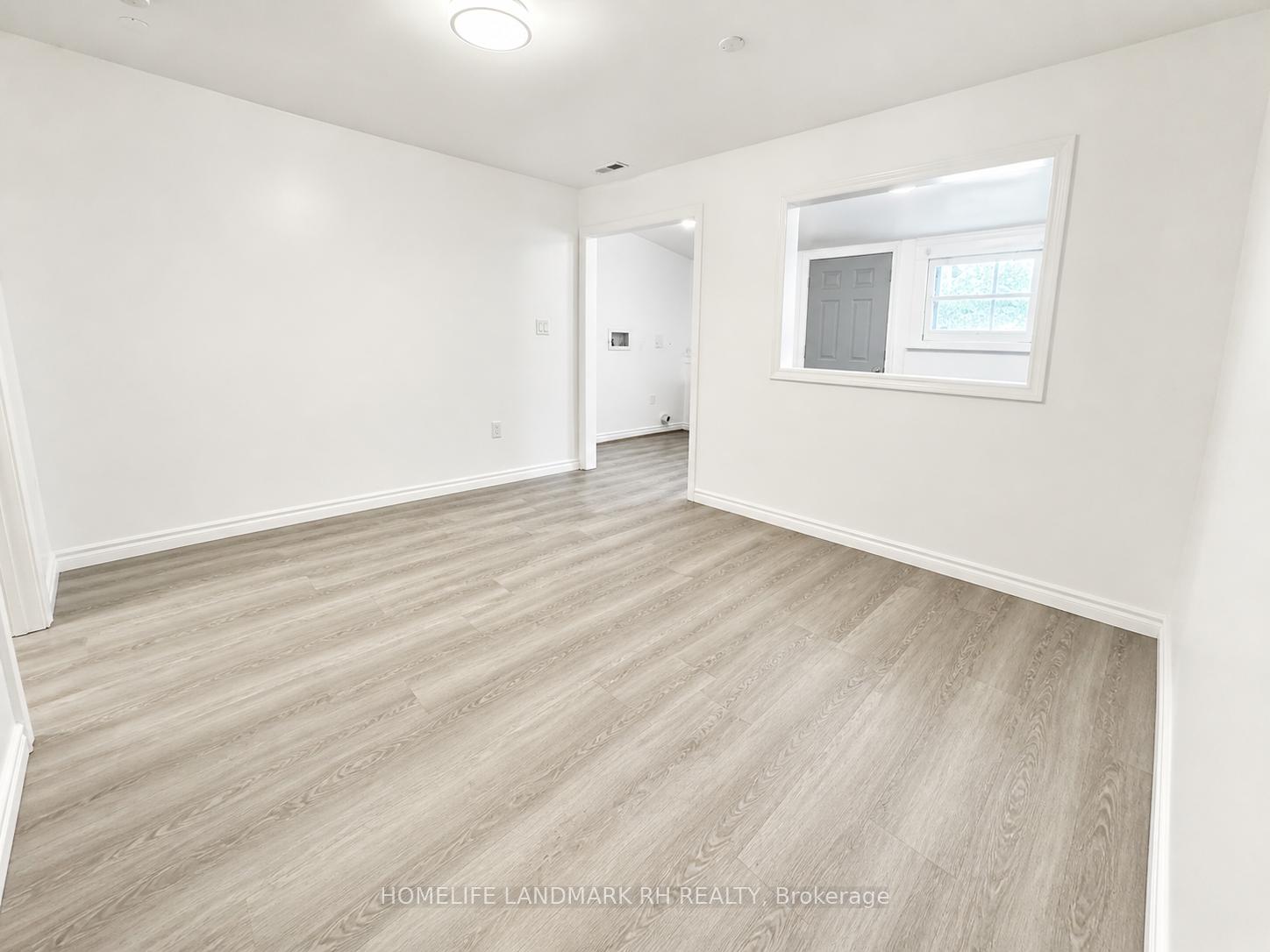 Photo 3 of Unit 102, 25066 Commodore Road, Brock, Beaverton — HOMEH