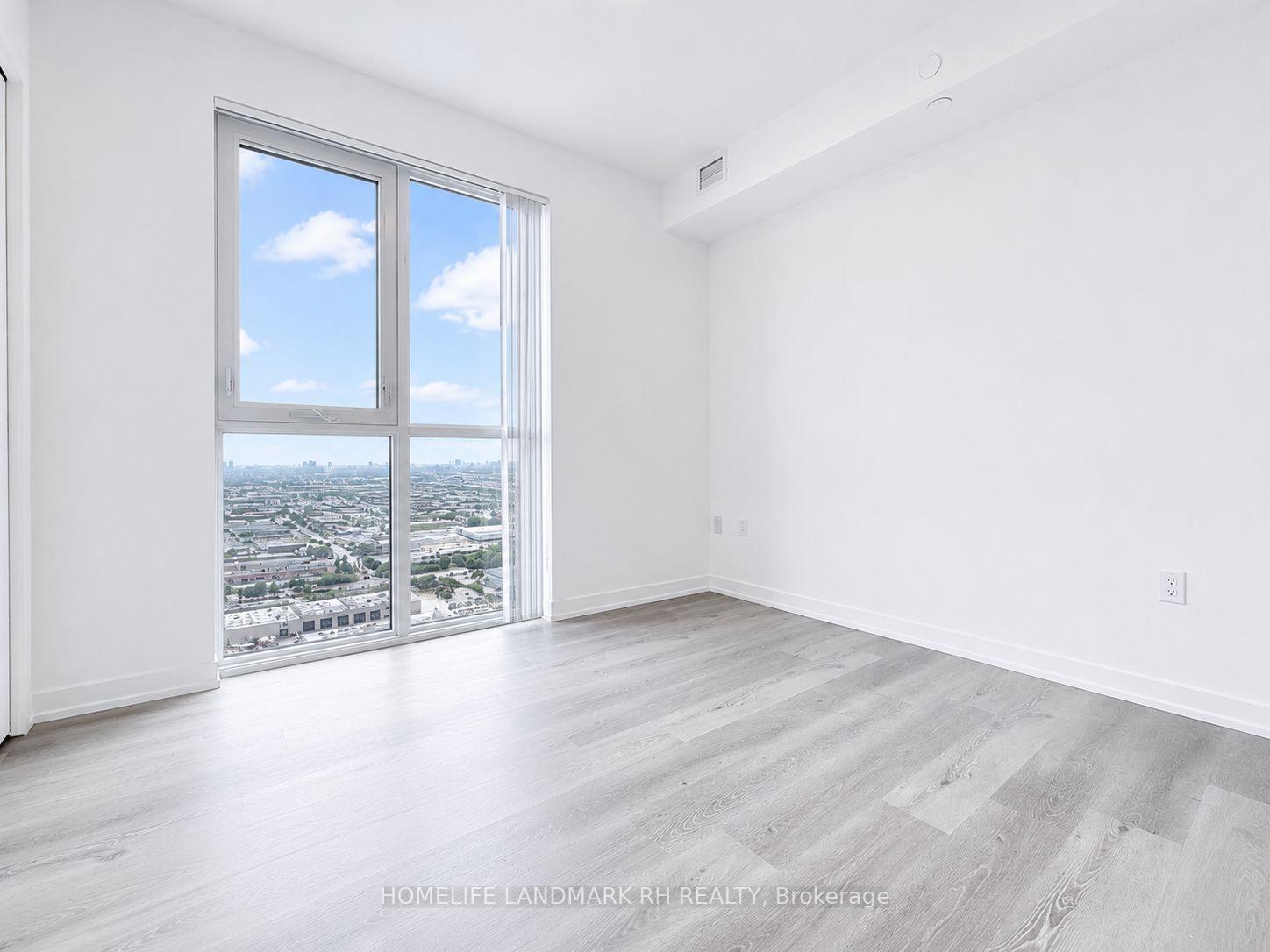 Photo 16 of Unit 4110, 28 Interchange Way, Vaughan, Vaughan Corporate Centre — HOMEH