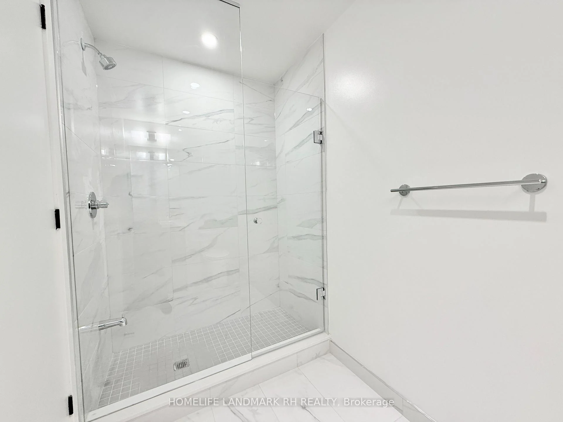 Photo 21 of Unit 4110, 28 Interchange Way, Vaughan, Vaughan Corporate Centre — HOMEH