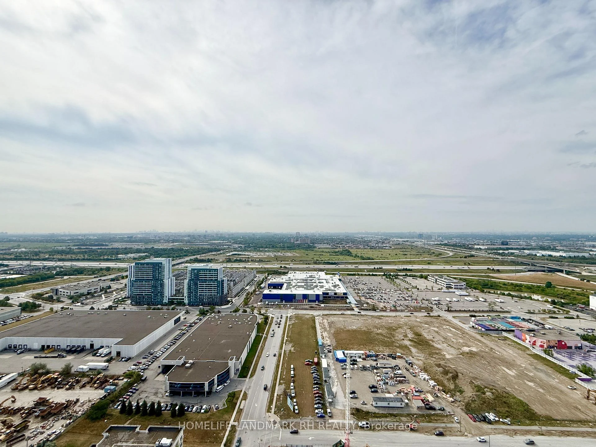 Photo 29 of Unit 4110, 28 Interchange Way, Vaughan, Vaughan Corporate Centre — HOMEH