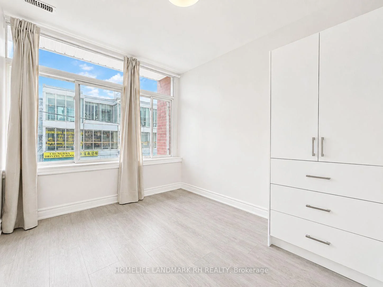 Photo 12 of Unit 201, 414 Dundas Street W, Toronto, Kensington-Chinatown — HOMEH