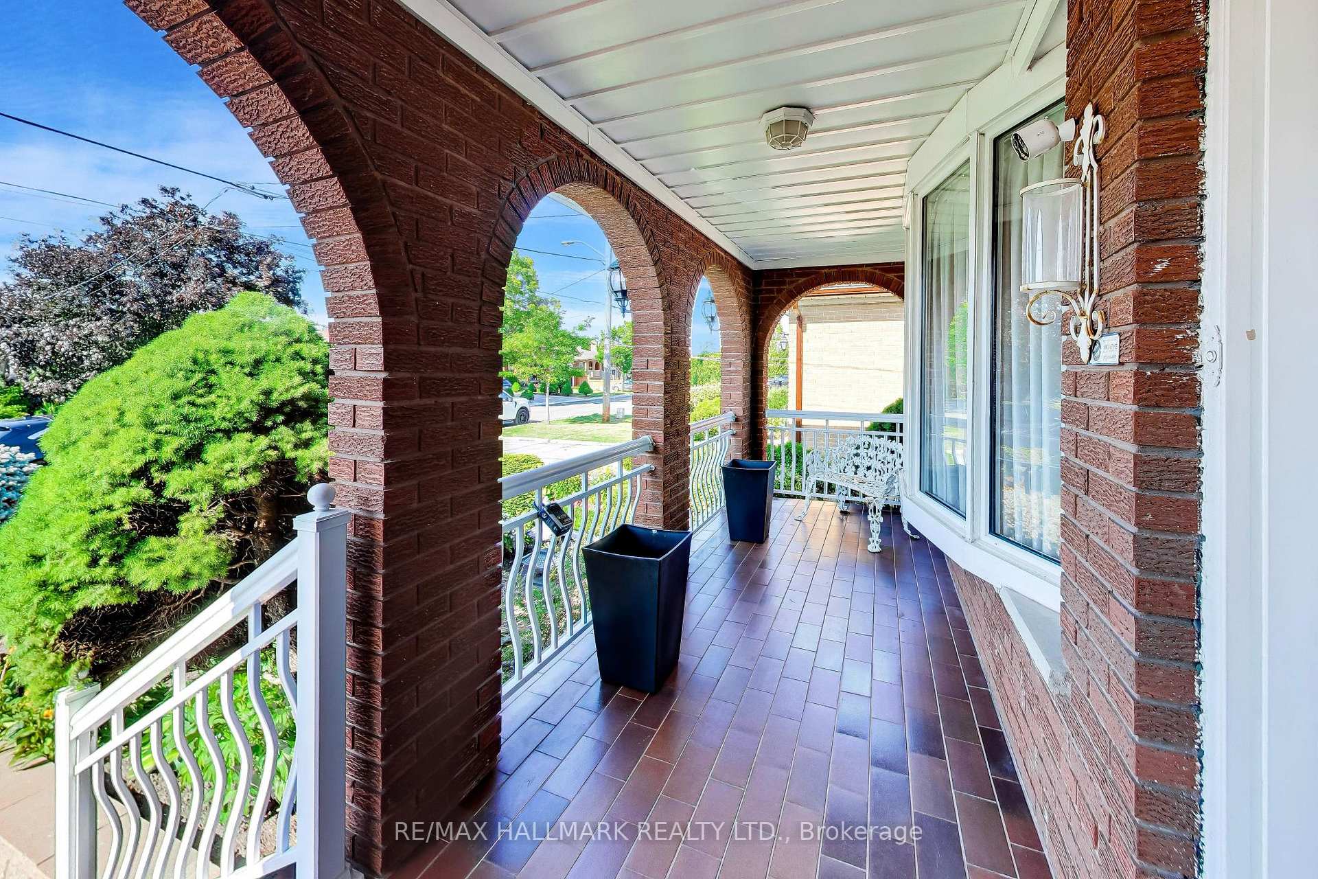 Photo 3 of 5 Byworth Boulevard, Etobicoke, Kingsview Village-The Westway — HOMEH