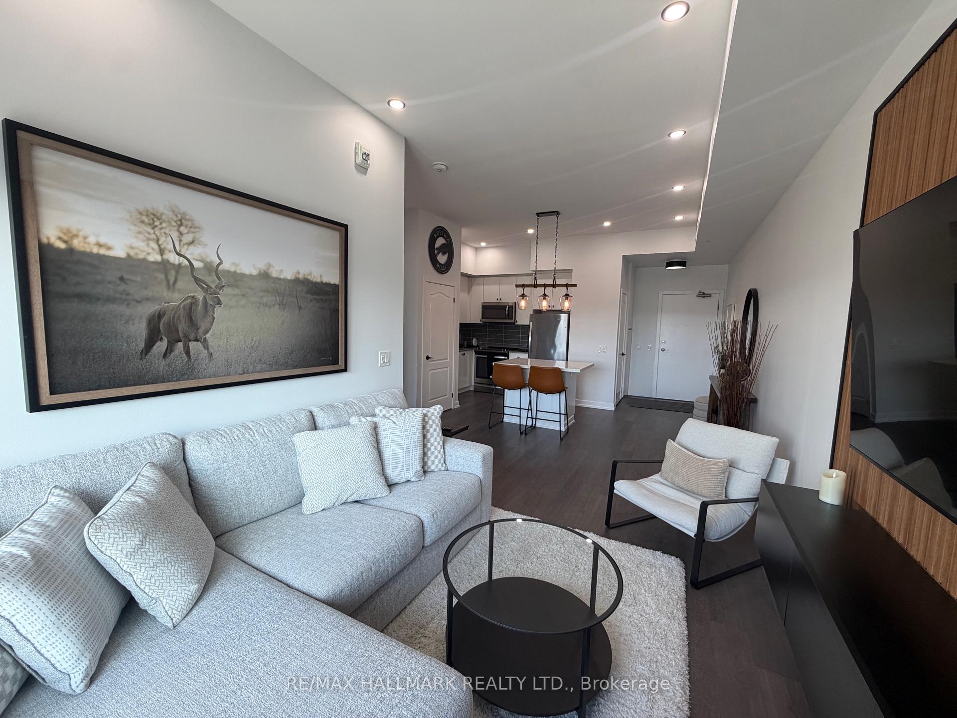 Photo 1 of Unit 404, 555 William Graham Drive, Aurora, Rural Aurora — HOMEH