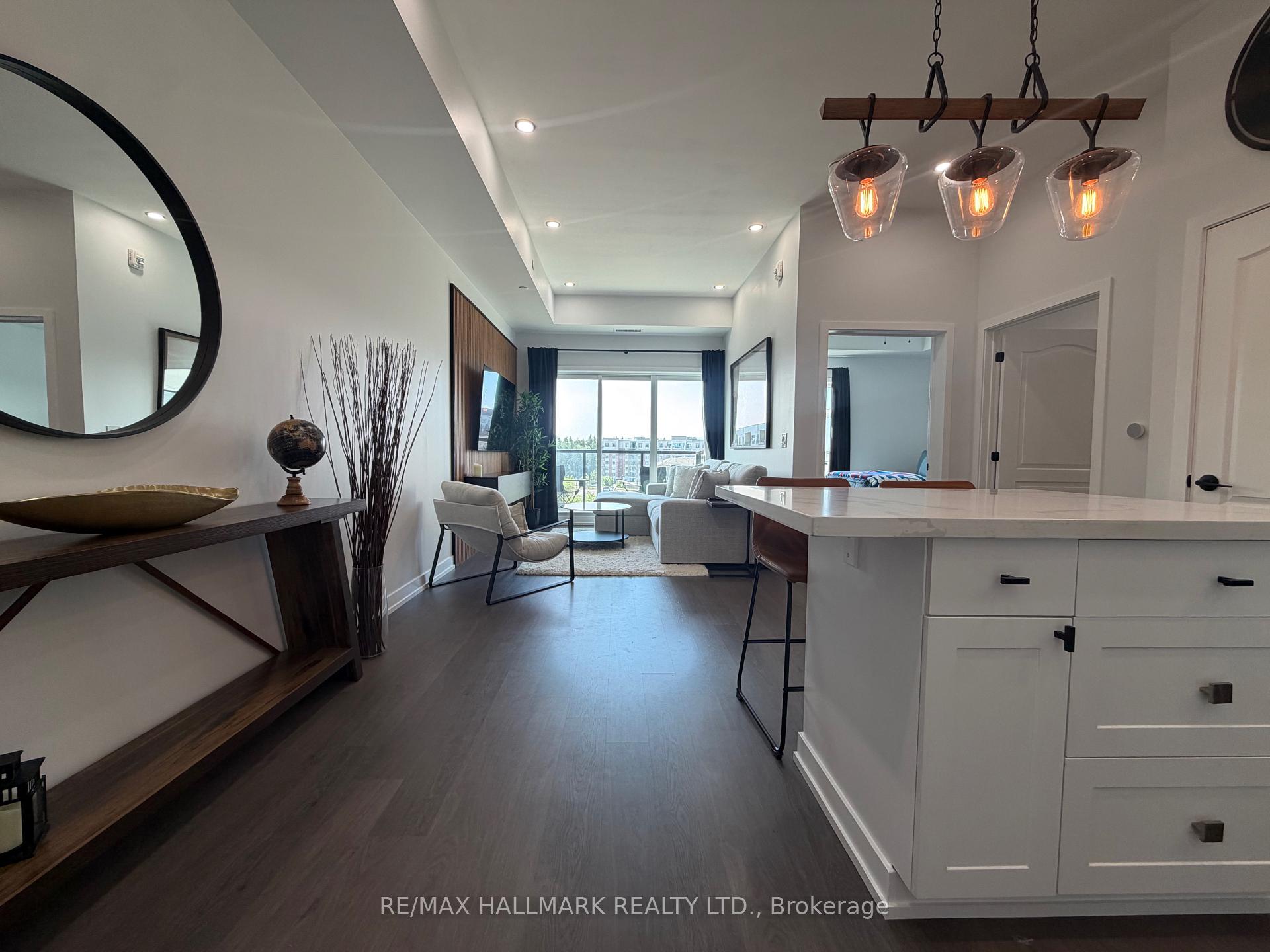 Photo 3 of Unit 404, 555 William Graham Drive, Aurora, Rural Aurora — HOMEH