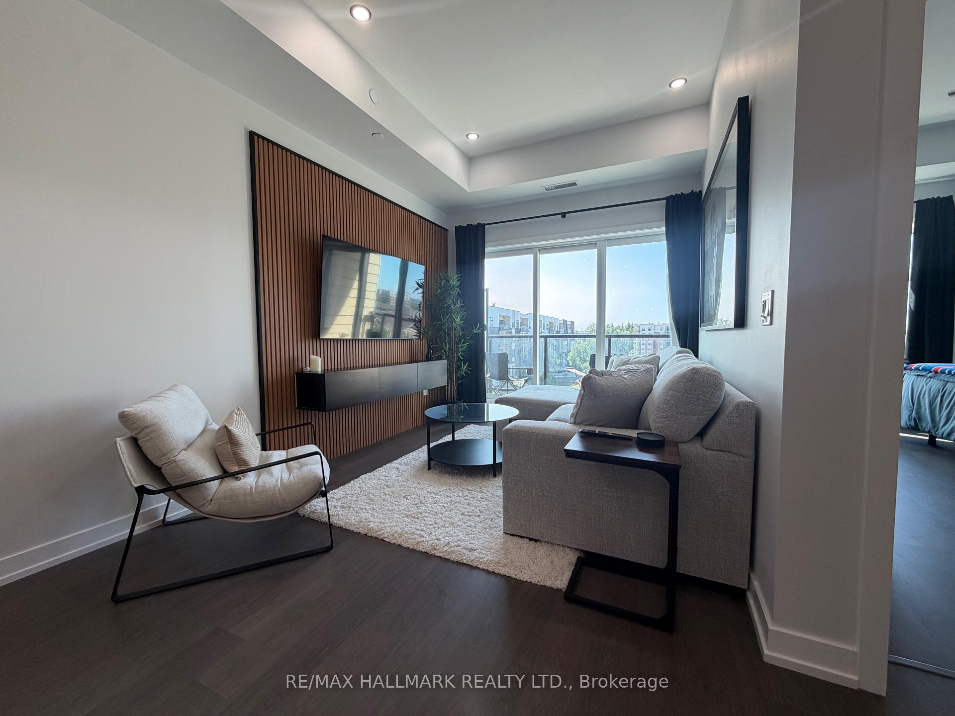 Photo 4 of Unit 404, 555 William Graham Drive, Aurora, Rural Aurora — HOMEH