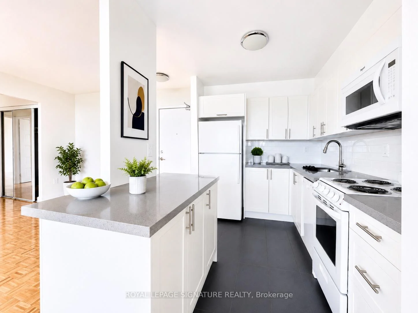 Photo 12 of Unit 504, 666 Spadina Avenue, Toronto, University — HOMEH