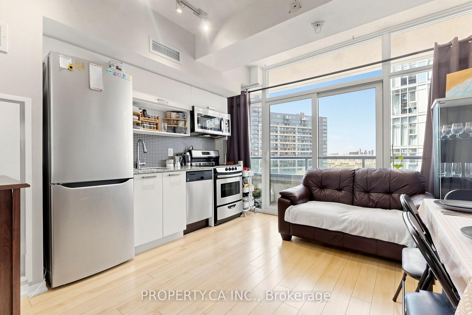 Photo 4 of Unit 819W, 36 Lisgar Street, Toronto, Little Portugal — HOMEH