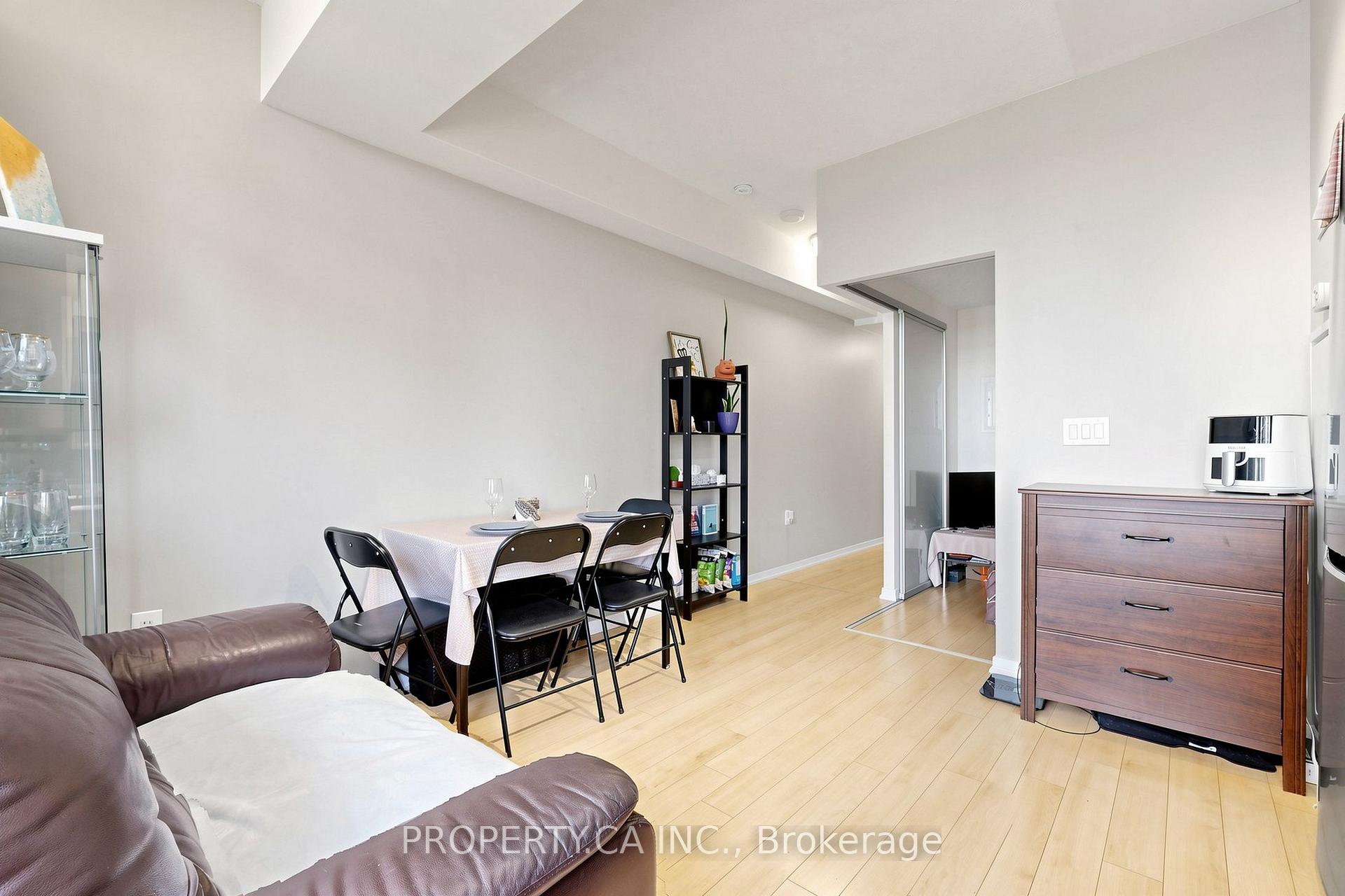 Photo 7 of Unit 819W, 36 Lisgar Street, Toronto, Little Portugal — HOMEH