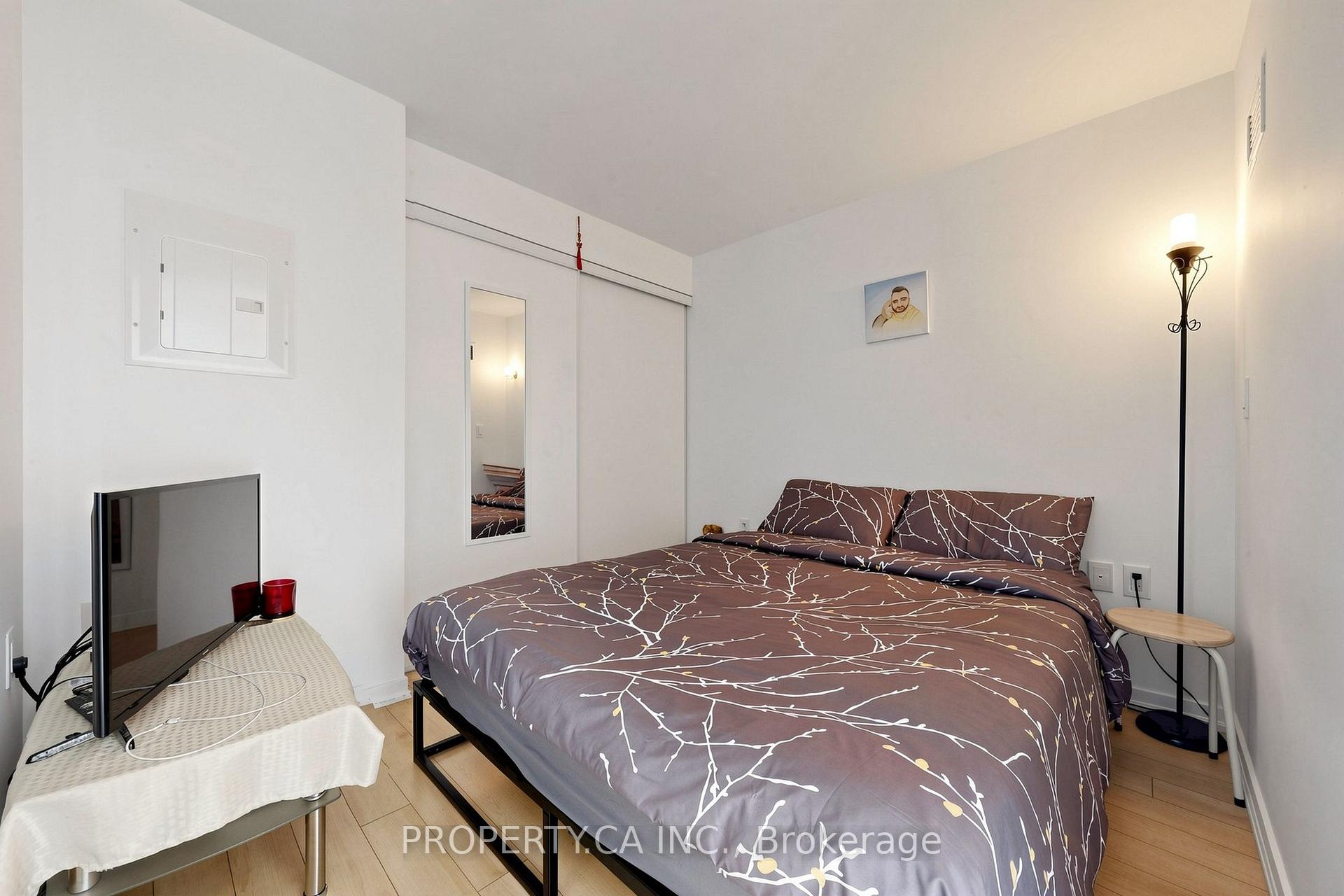 Photo 8 of Unit 819W, 36 Lisgar Street, Toronto, Little Portugal — HOMEH