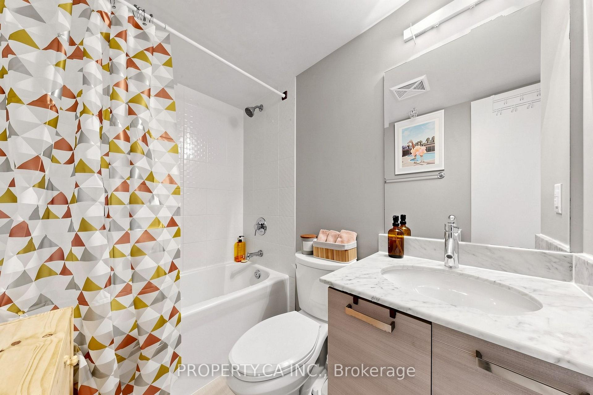 Photo 9 of Unit 819W, 36 Lisgar Street, Toronto, Little Portugal — HOMEH