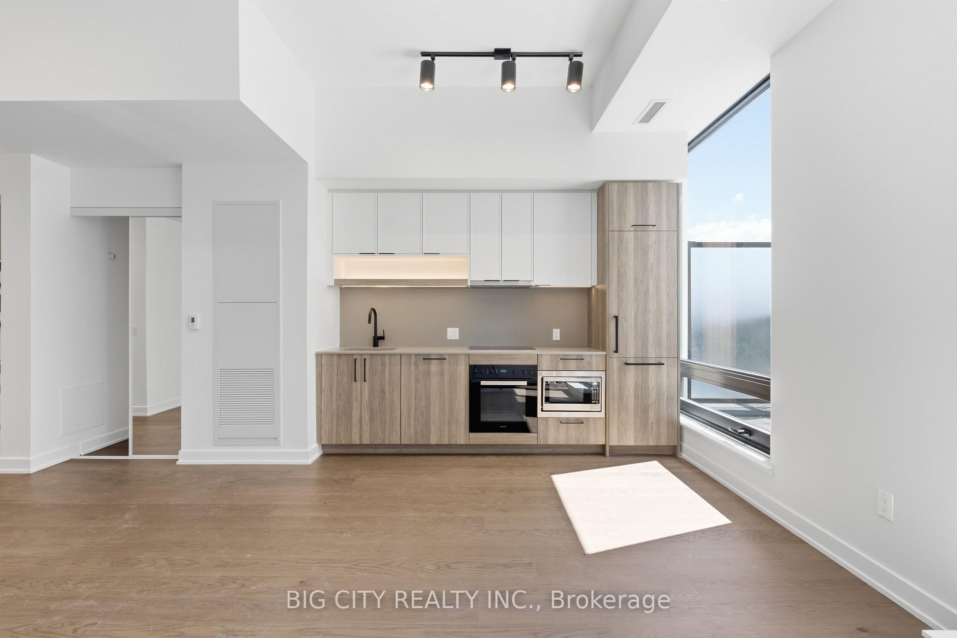 Photo 3 of Unit 829, 91 Montclair Avenue, Toronto, Forest Hill South — HOMEH