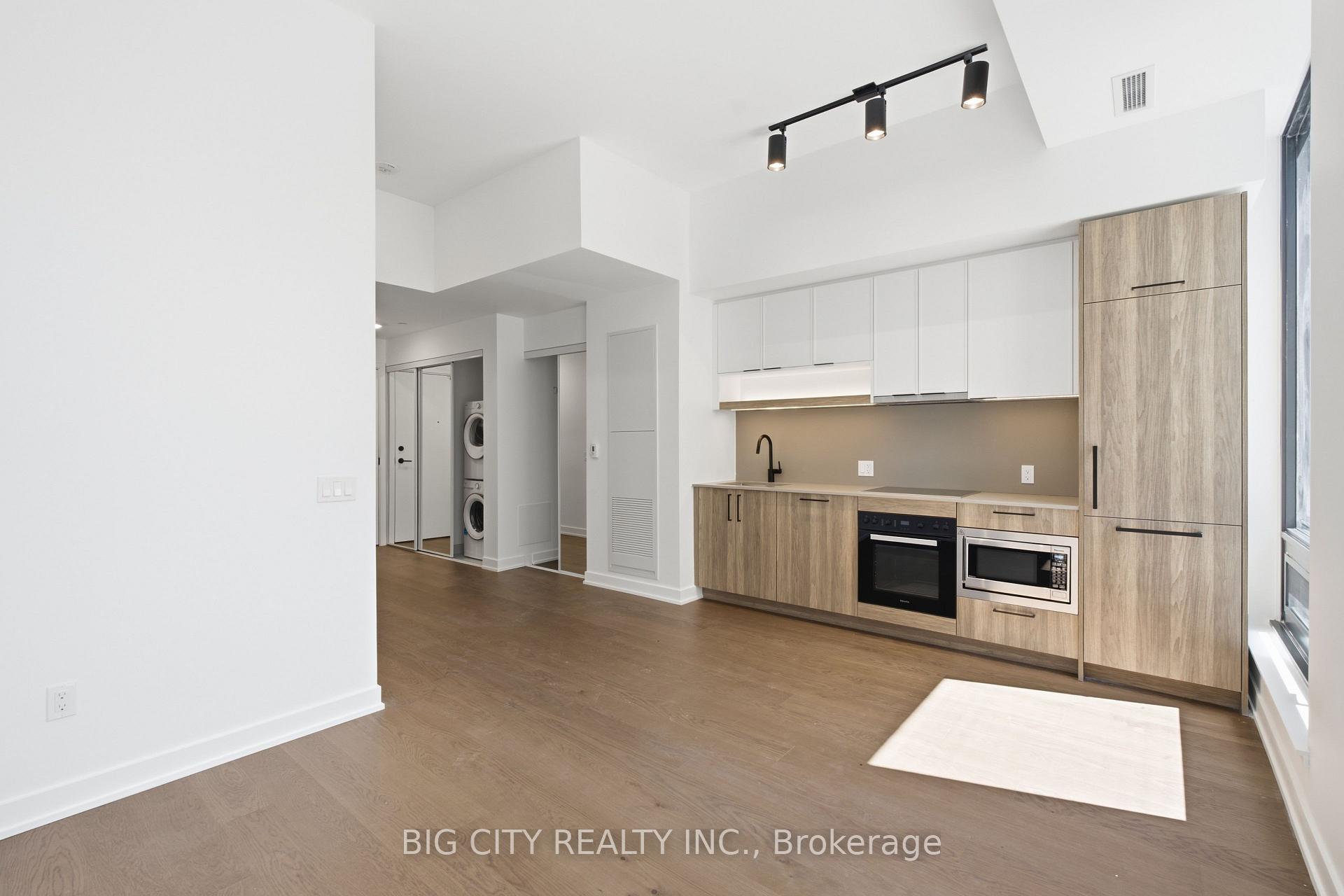 Photo 4 of Unit 829, 91 Montclair Avenue, Toronto, Forest Hill South — HOMEH