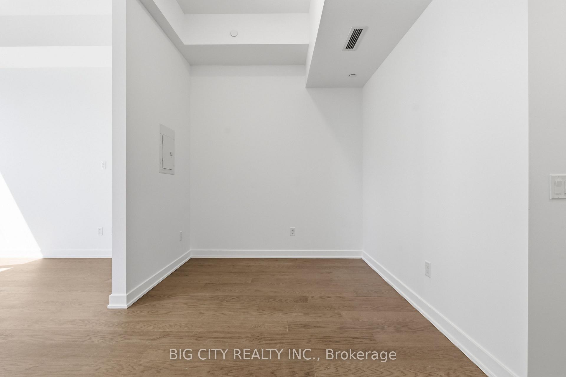 Photo 6 of Unit 829, 91 Montclair Avenue, Toronto, Forest Hill South — HOMEH