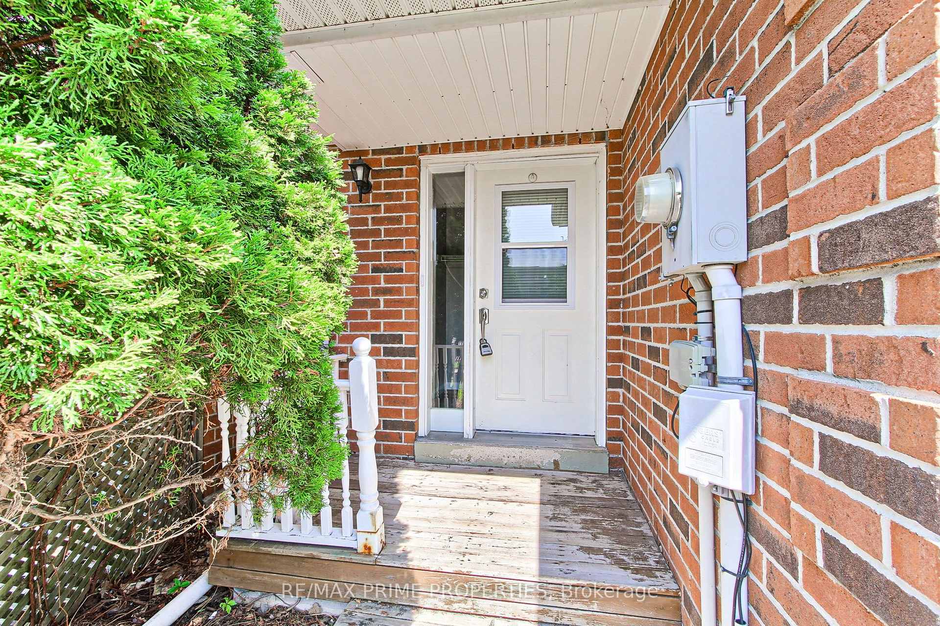 Photo 2 of 85 Lyfytt Crescent, Barrie, West Bayfield — HOMEH