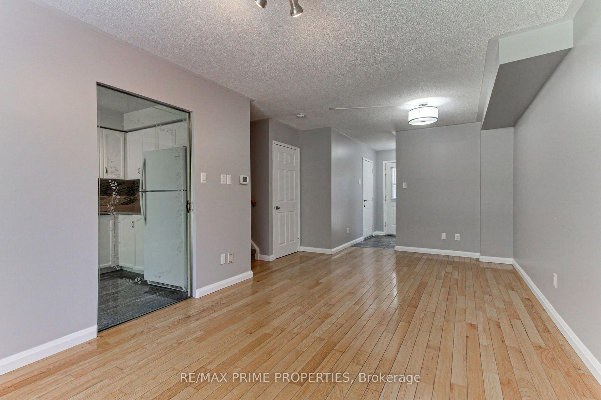 Photo 5 of 85 Lyfytt Crescent, Barrie, West Bayfield — HOMEH