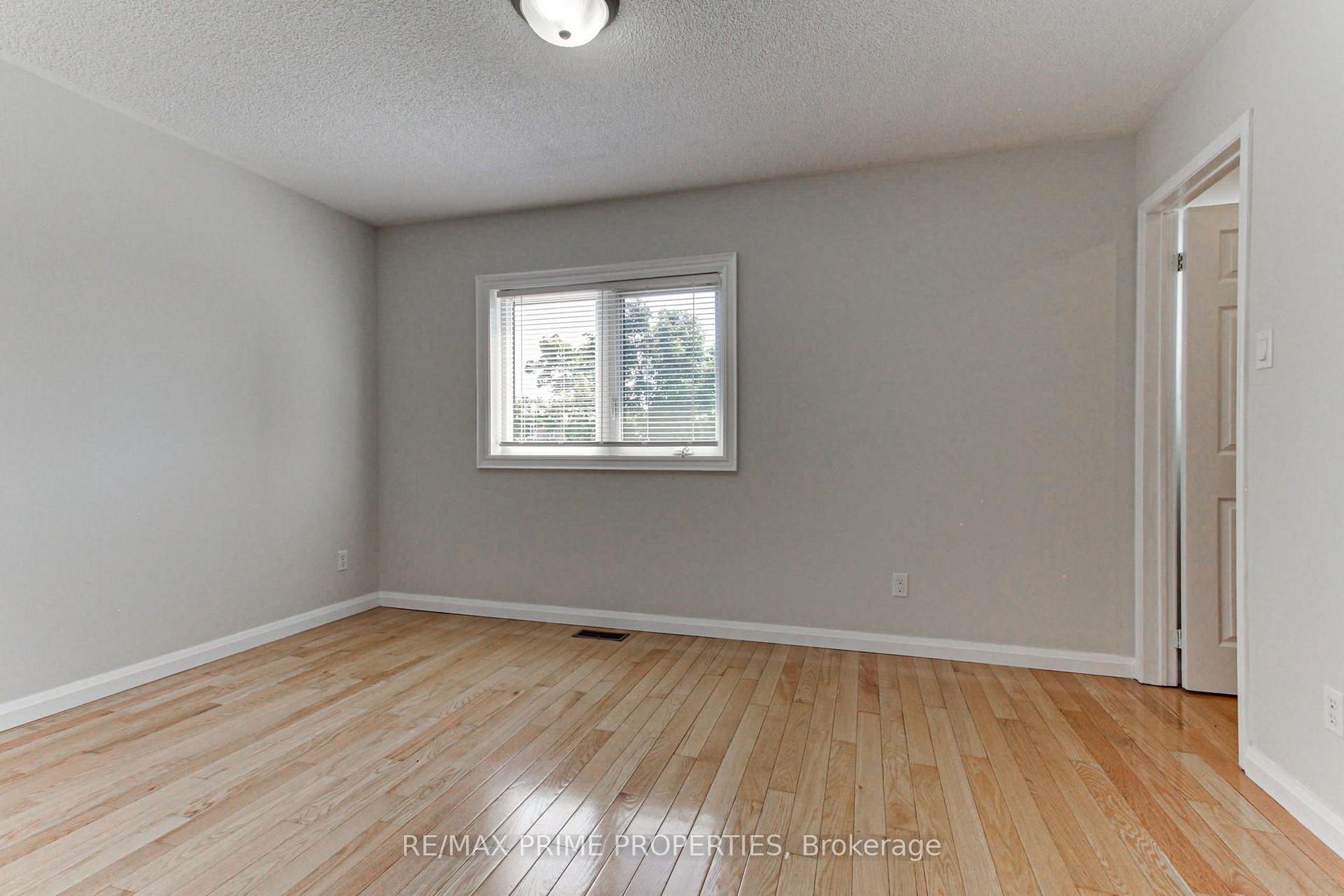 Photo 11 of 85 Lyfytt Crescent, Barrie, West Bayfield — HOMEH