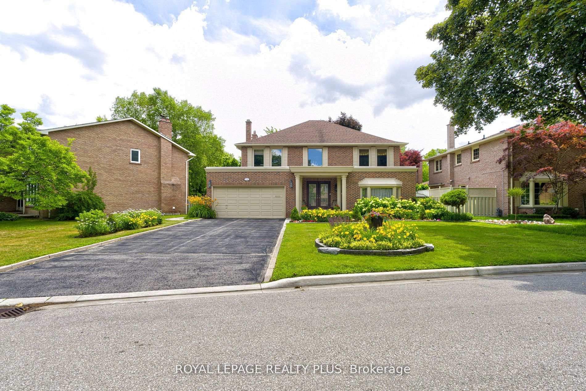 Front of 1760 Featherston Court