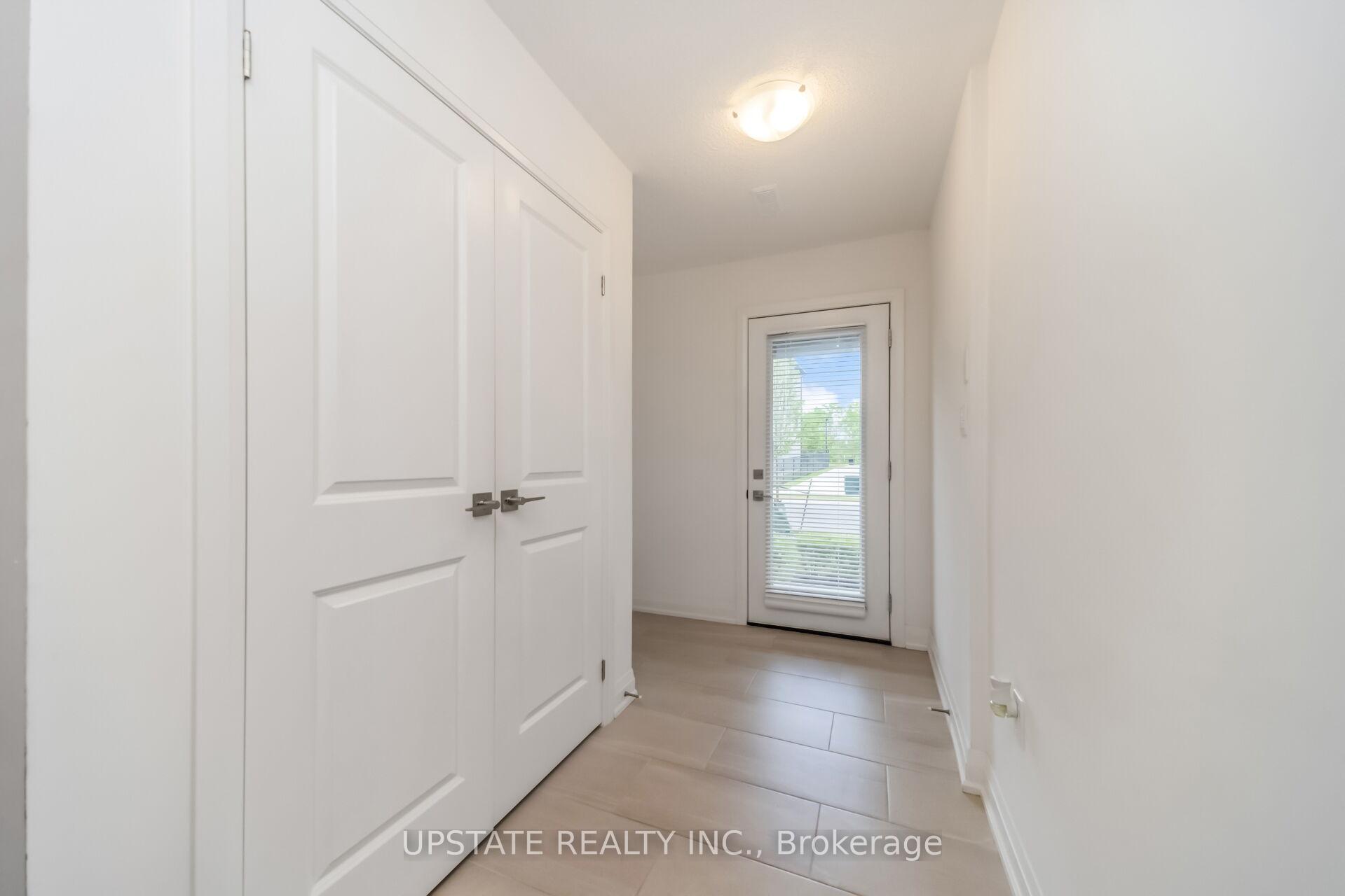Photo 6 of 45 Humberstone Drive, Halton Hills, Georgetown — HOMEH