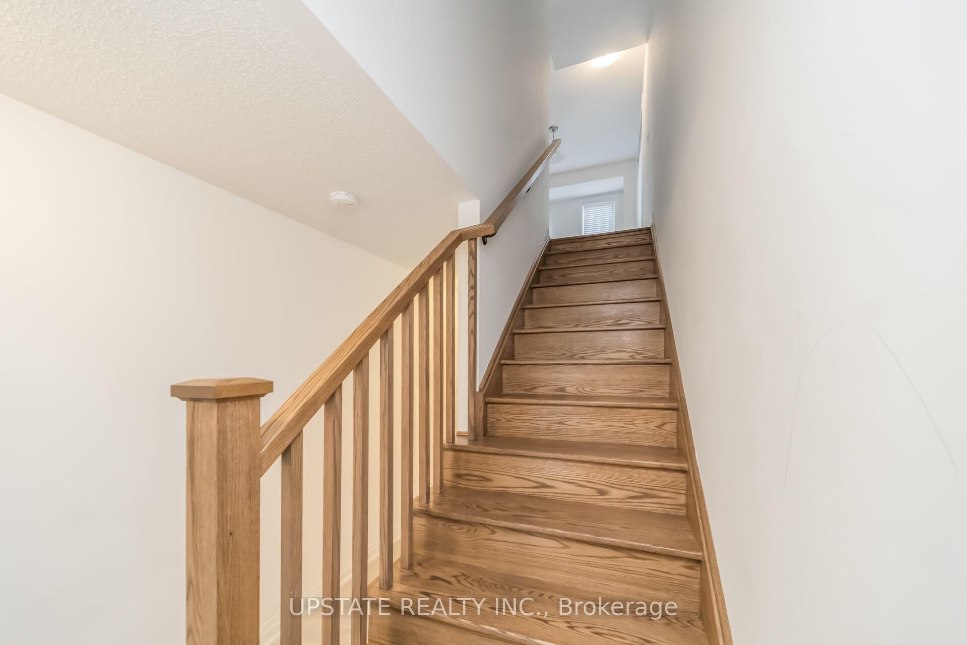 Photo 13 of 45 Humberstone Drive, Halton Hills, Georgetown — HOMEH