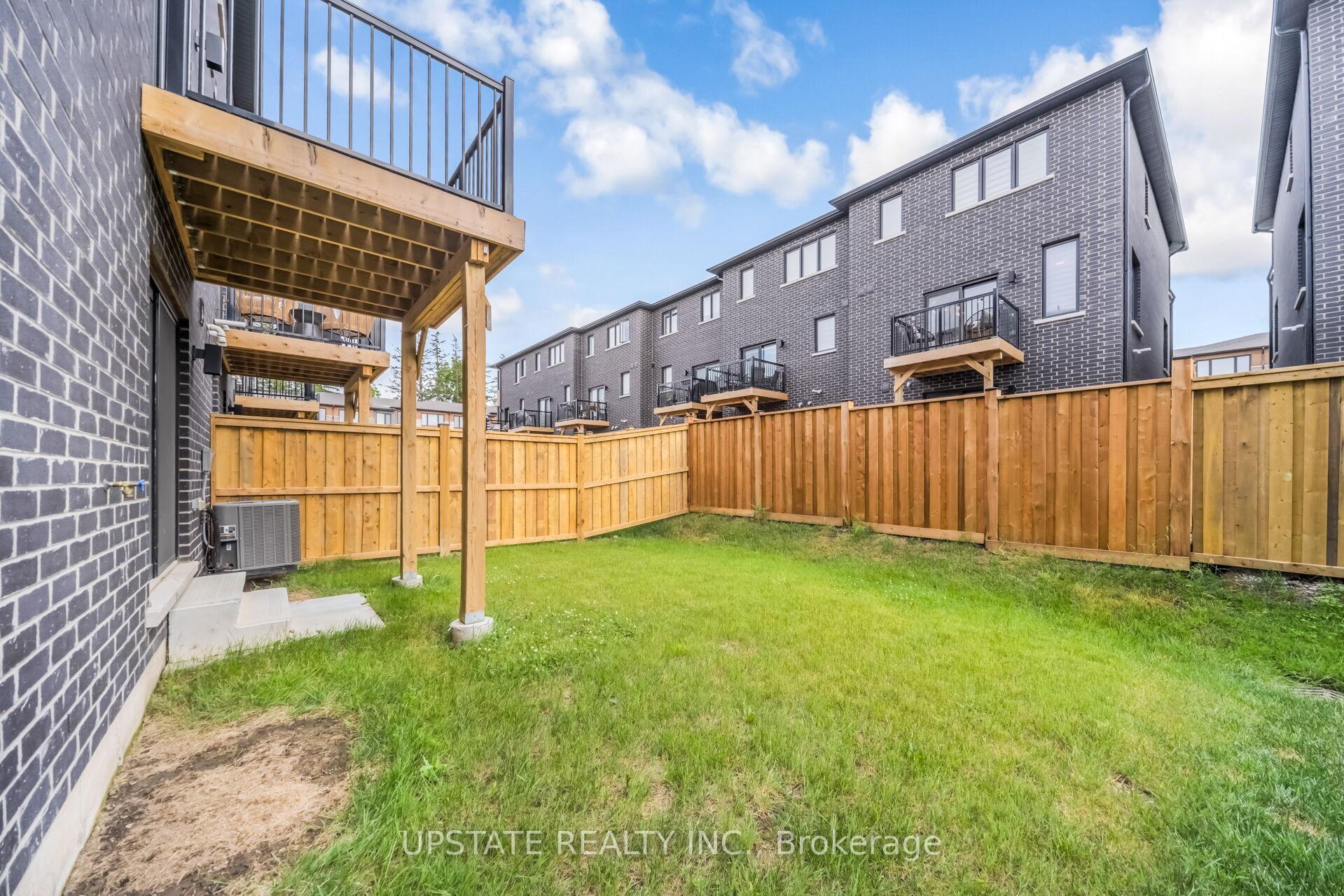 Photo 39 of 45 Humberstone Drive, Halton Hills, Georgetown — HOMEH