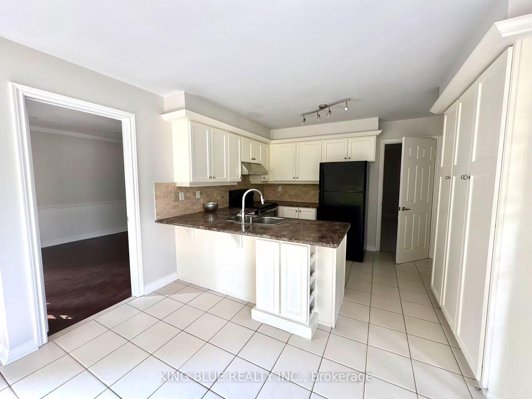 Photo 4 of 23 Craigleith Crescent, Richmond Hill, Oak Ridges Lake Wilcox — HOMEH