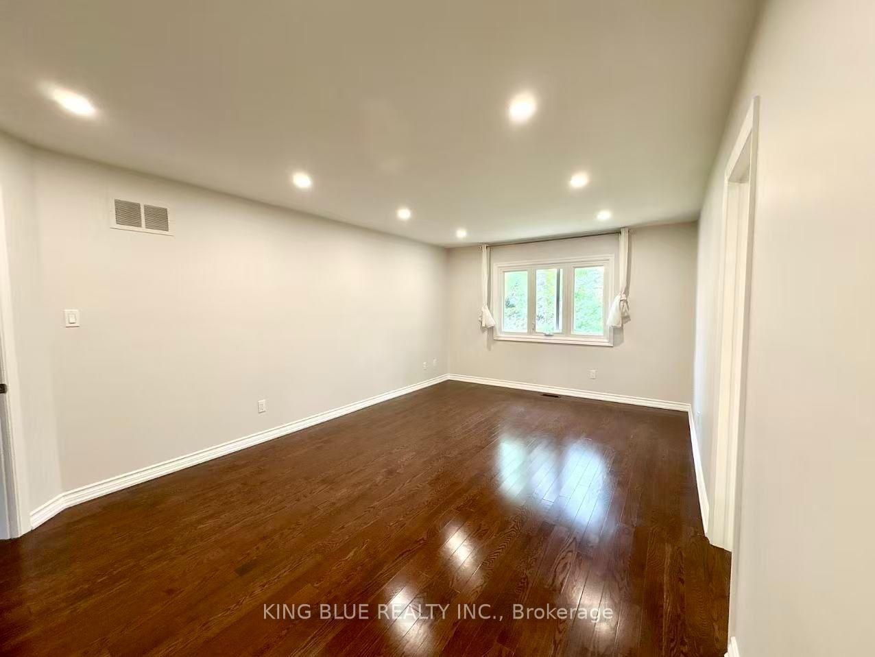 Photo 12 of 23 Craigleith Crescent, Richmond Hill, Oak Ridges Lake Wilcox — HOMEH
