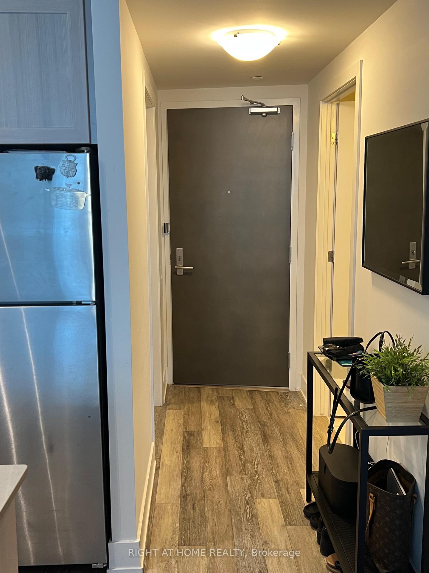 Photo 3 of Unit 601, 411 Mackay Street, Ottawa, Lindenlea — HOMEH