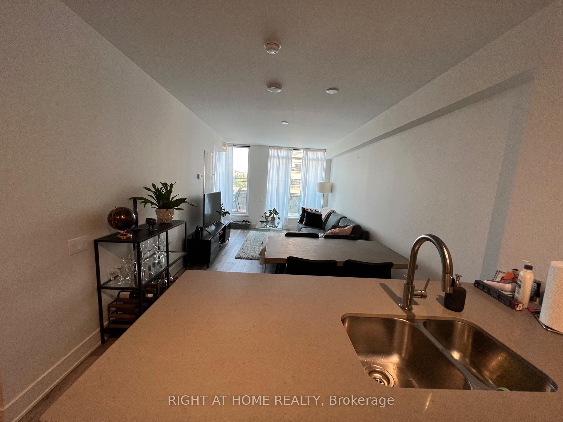 Photo 5 of Unit 601, 411 Mackay Street, Ottawa, Lindenlea — HOMEH