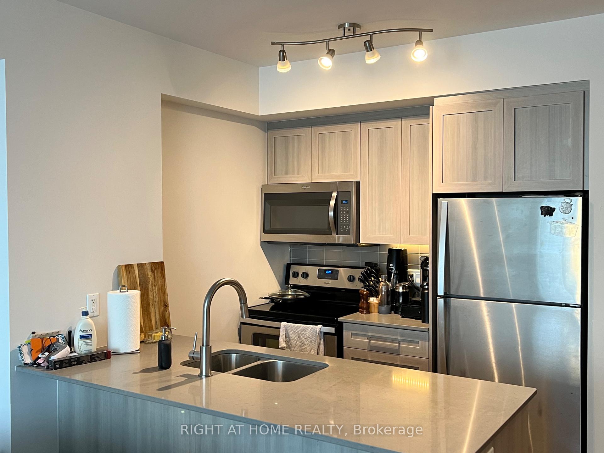 Photo 6 of Unit 601, 411 Mackay Street, Ottawa, Lindenlea — HOMEH