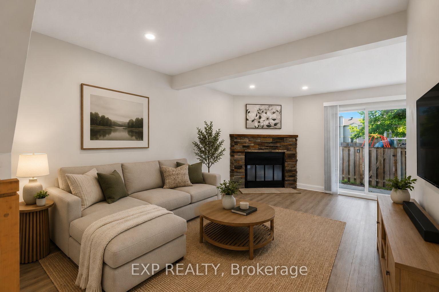 Photo 4 of 1551 Hoskins Crescent, Ottawa, Fallingbrook/Pineridge — HOMEH