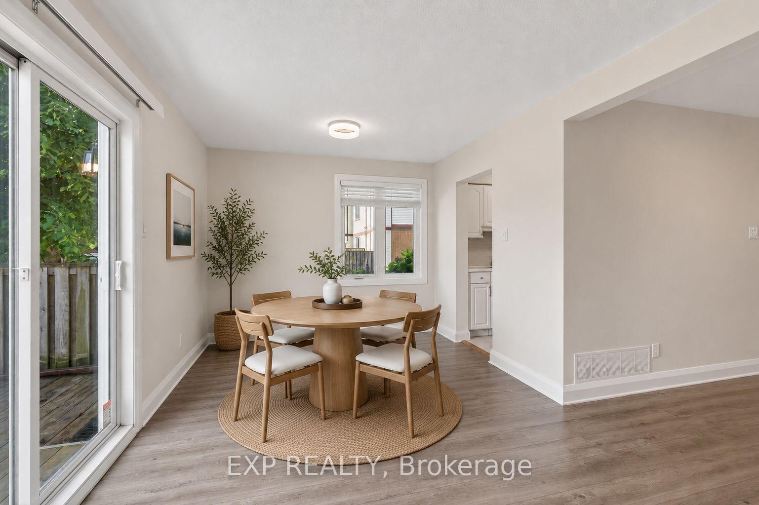 Photo 7 of 1551 Hoskins Crescent, Ottawa, Fallingbrook/Pineridge — HOMEH