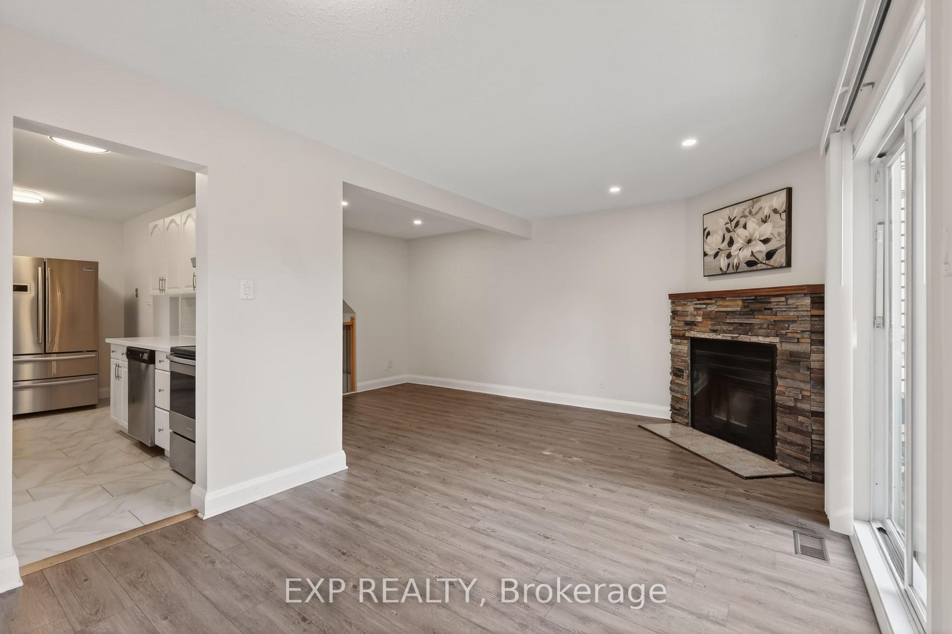 Photo 9 of 1551 Hoskins Crescent, Ottawa, Fallingbrook/Pineridge — HOMEH