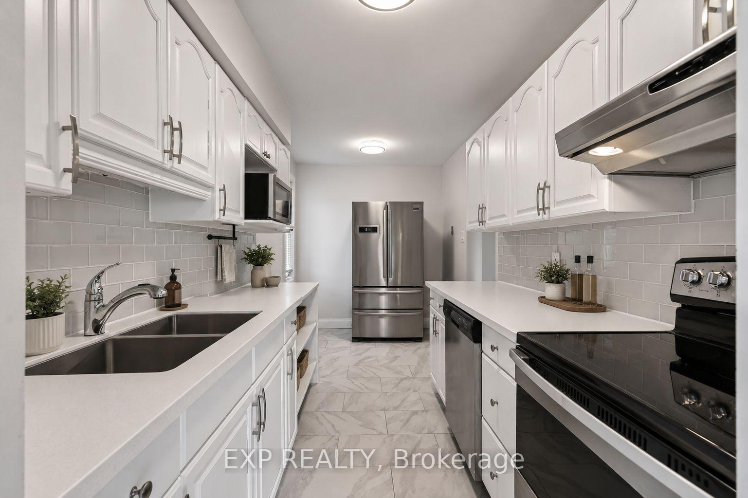 Photo 10 of 1551 Hoskins Crescent, Ottawa, Fallingbrook/Pineridge — HOMEH
