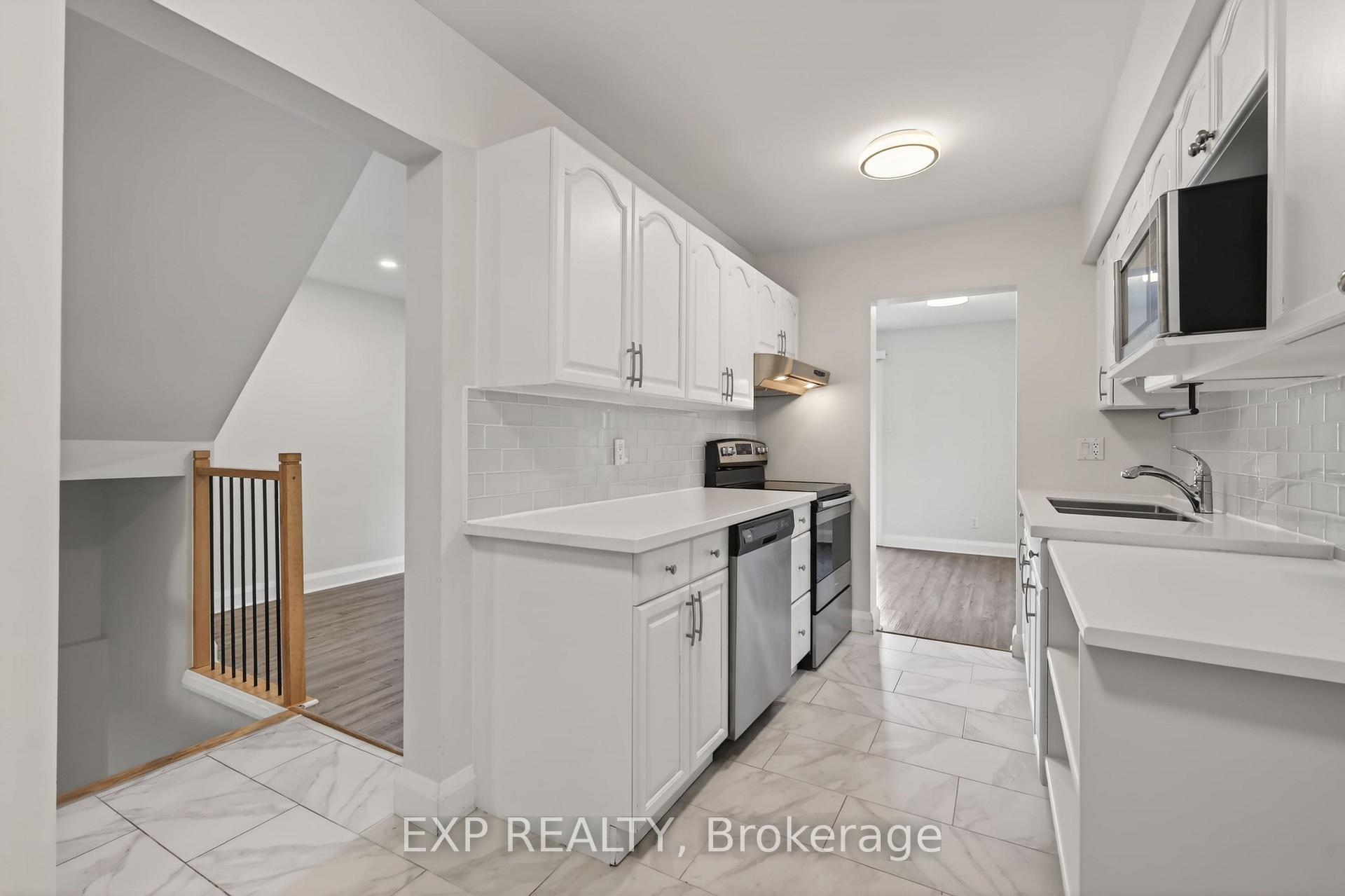 Photo 12 of 1551 Hoskins Crescent, Ottawa, Fallingbrook/Pineridge — HOMEH