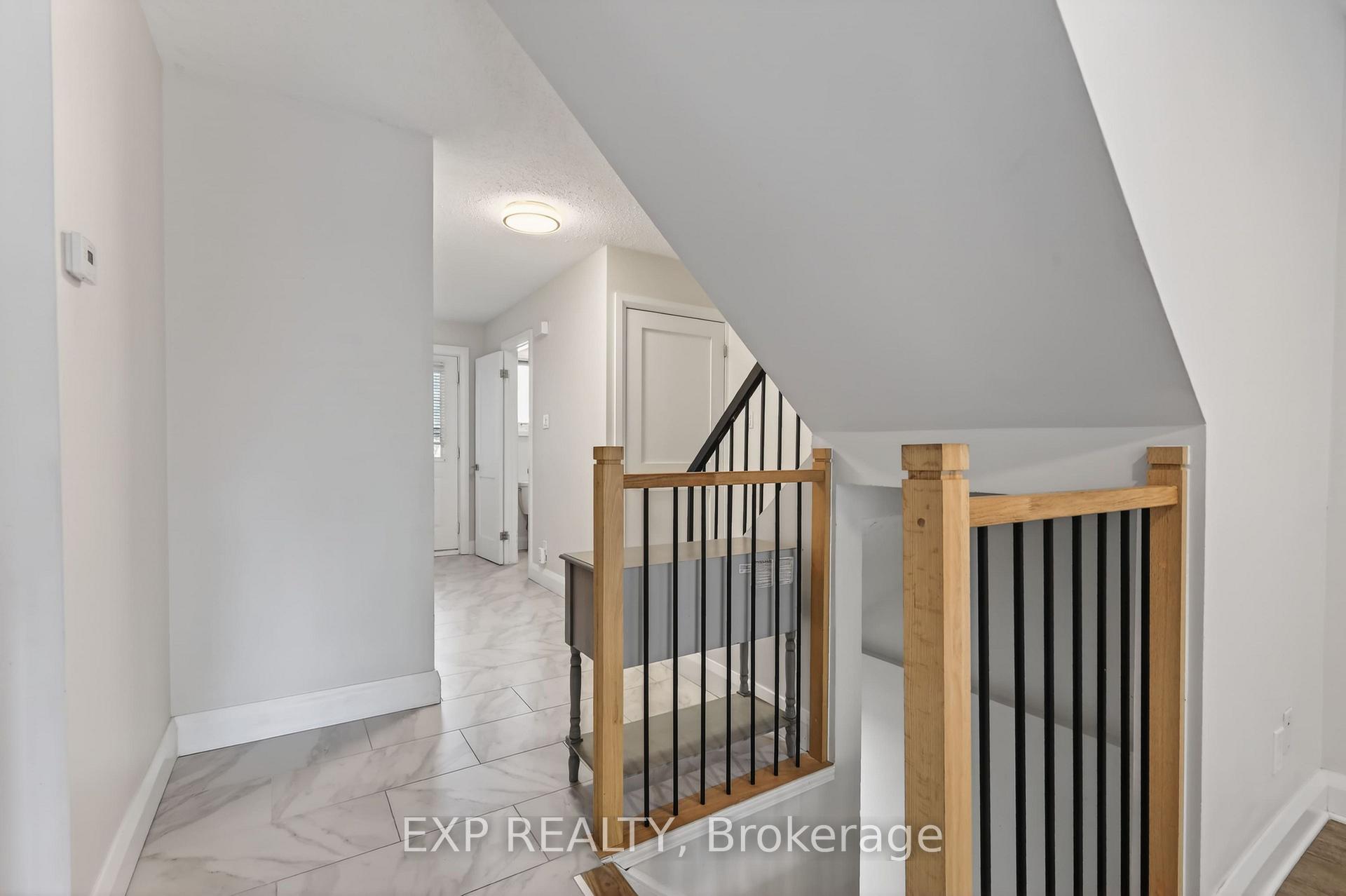Photo 14 of 1551 Hoskins Crescent, Ottawa, Fallingbrook/Pineridge — HOMEH