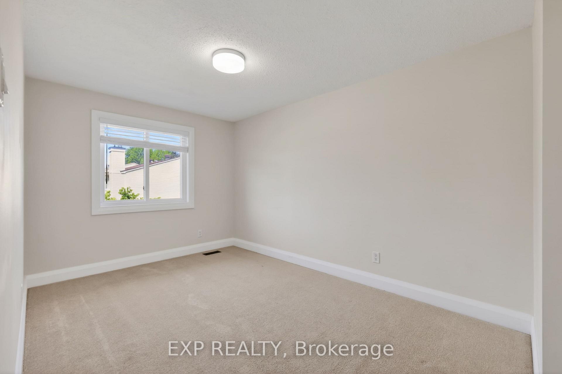 Photo 21 of 1551 Hoskins Crescent, Ottawa, Fallingbrook/Pineridge — HOMEH